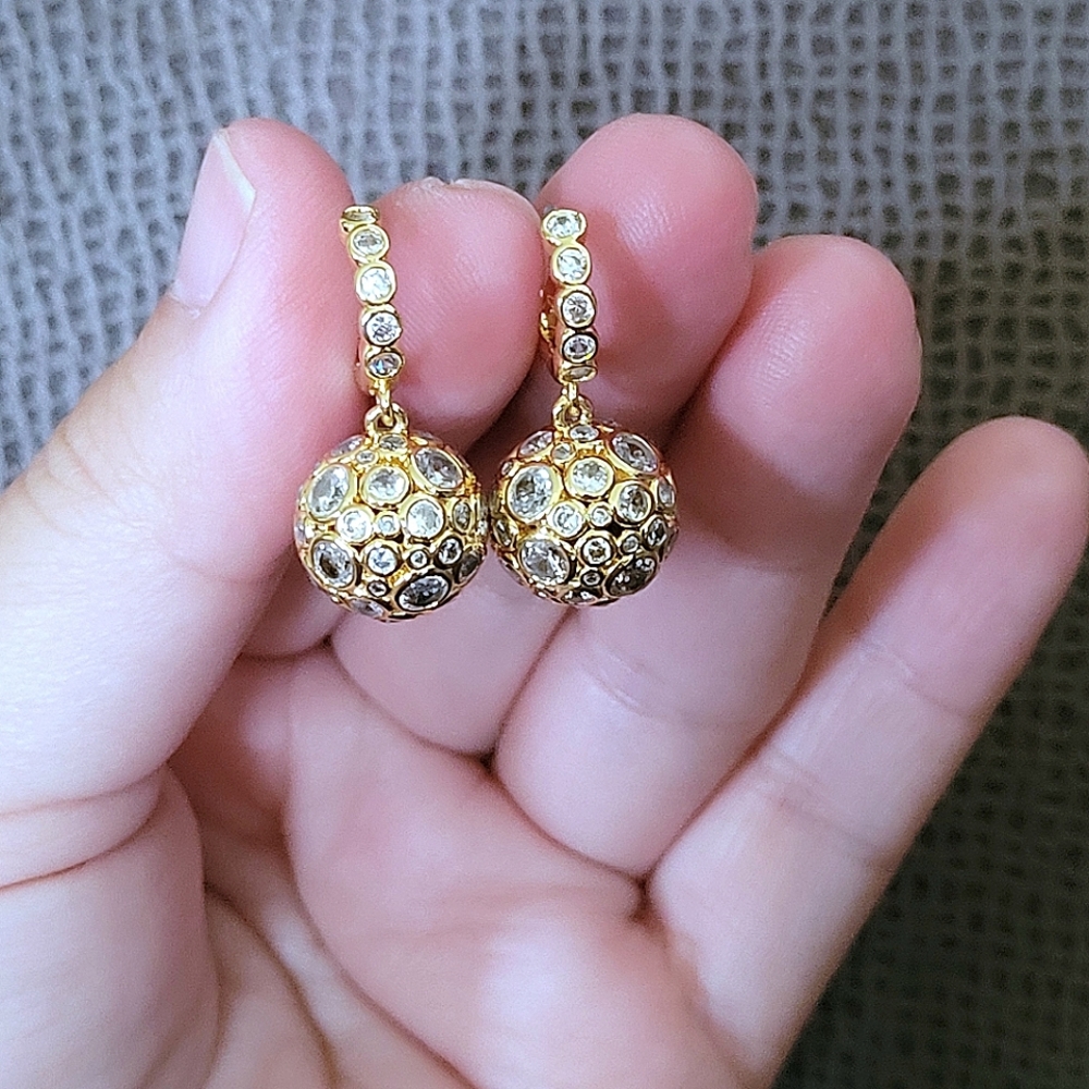 Kate Spade♠️ "On The Dot" Sphere🌎 Huggie🤗 Hoop Earrings - Picture 3 of 16